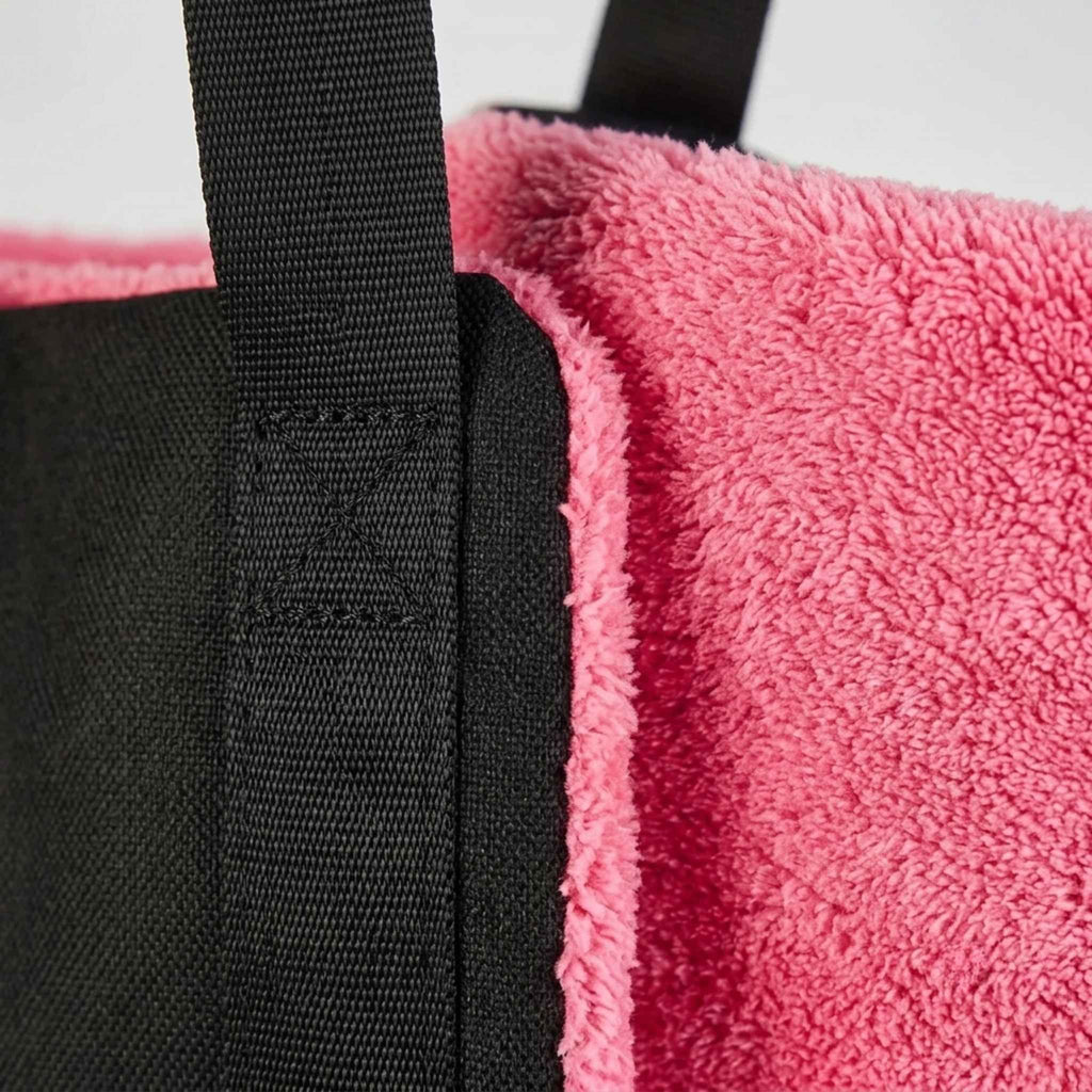 Close detail of the rear lift harness padded handles and stitching